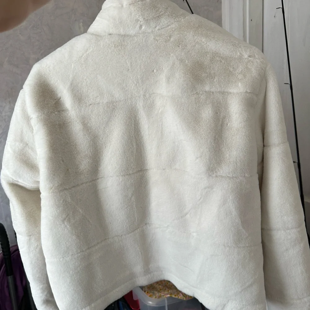Faux fur jacket - Picture 3 of 6